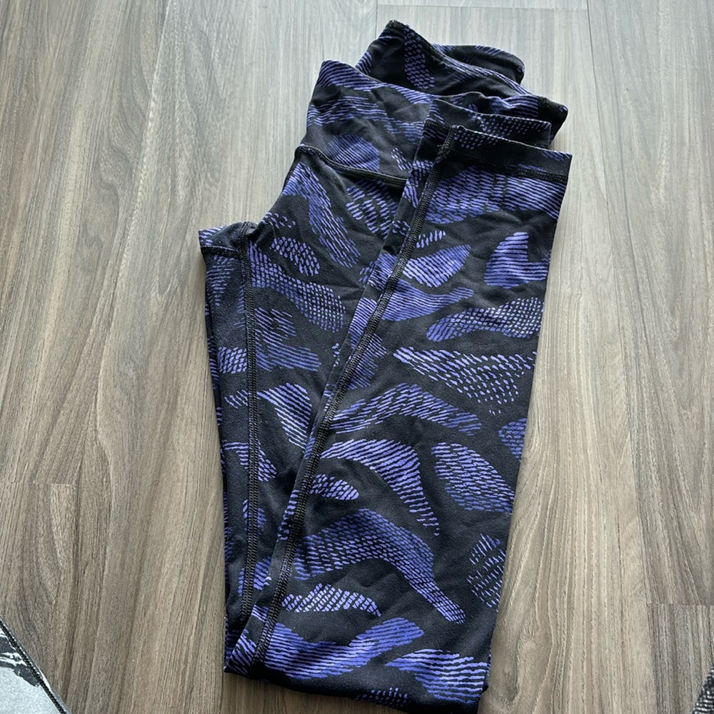 Lululemon tights.